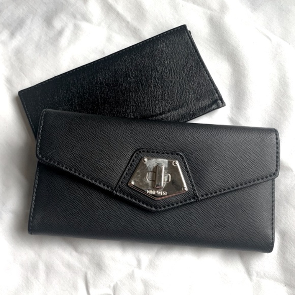 ✨NINE WEST Black Wallet WITH EXTRA CARD HOLDERS